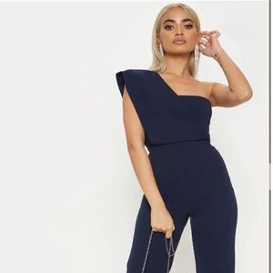 Pretty little thing jumpsuit (PETITE)